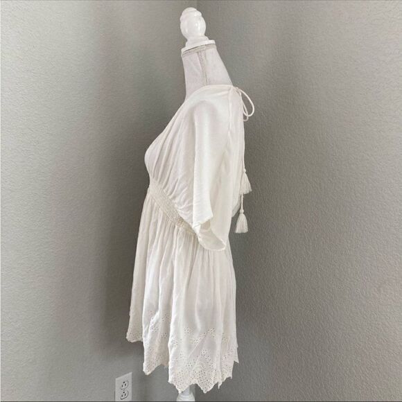 Chelsea28 Womens White Batwing Embroidered Eyelet Smocked Waist Mini Dress Large - Picture 2 of 8